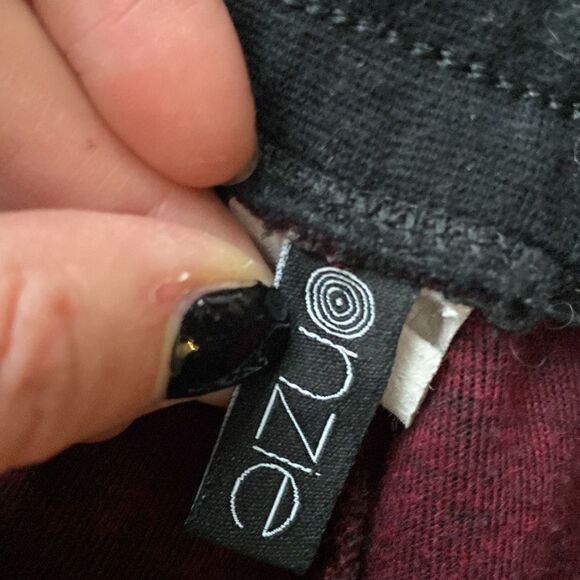 Onzie Joggers - Picture 3 of 5